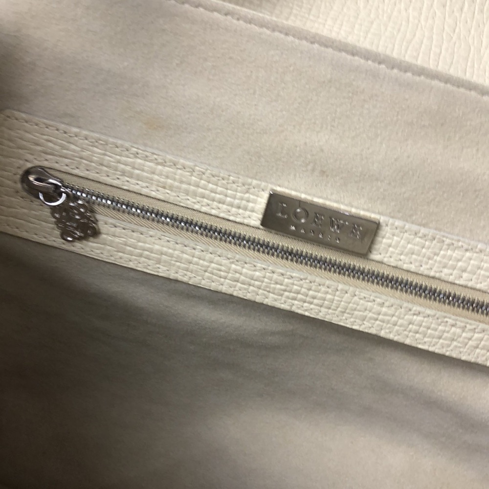 Loewe Vintage Cream Leather Shoulder Bag Size 10”x 11”x4” - Picture 14 of 16